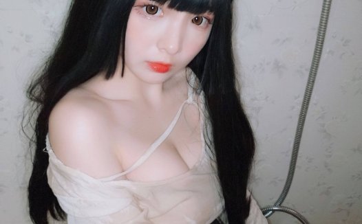 小公主古川kagura，银杏树下精致的洋娃娃